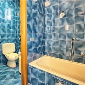 3 bedroom villa with pool and tennis court near Florence, sleeps 6